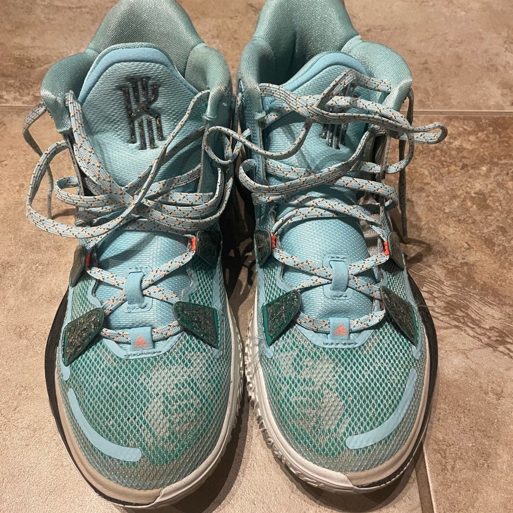 Women’s Basketball Shoes - Teal
